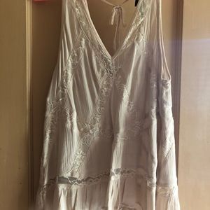Lace American Eagle tank top with tie back